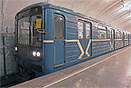 Вагон типа 81-717 № 8575, станция "Академика Павлова"