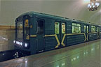 Вагон типа 81-717 на станции "Киевская"