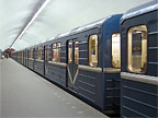 Состав из вагонов типа 81-540.1/81-541.1 на станции "Московские ворота"